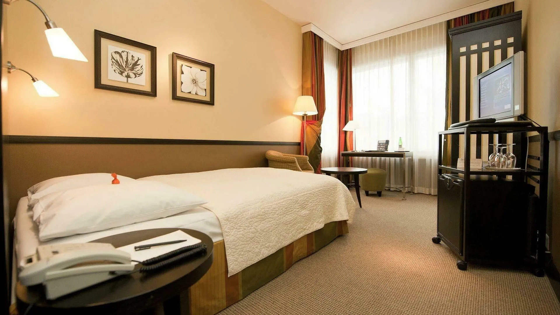 ****  Opera Hotel Zuerich Switzerland